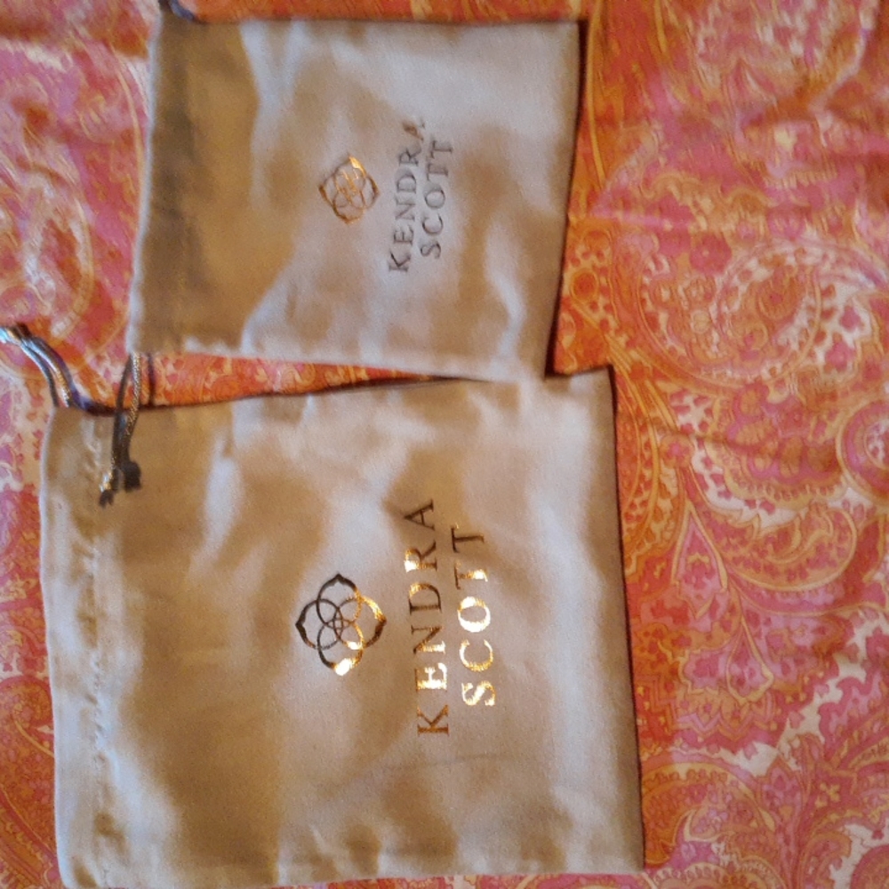 Two "2" both..kendra Scott bags